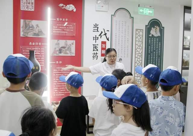 德州市中醫(yī)院“中醫(yī)藥文化服務月”開啟青少年文化教育新課堂